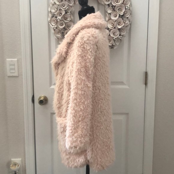 LAST ONE❣️ Open front blush faux fur teddy coat - Picture 6 of 9